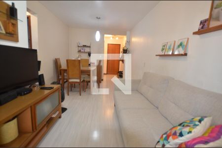 Sala de apartamento à venda com 2 quartos, 55m² em Jardim Sulacap, Rio de Janeiro