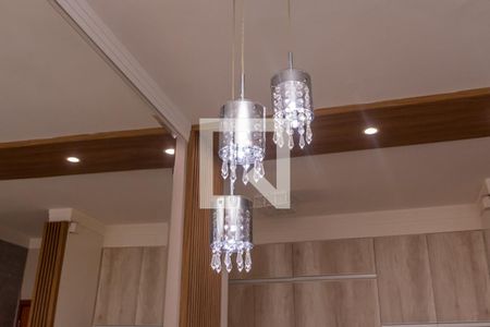 Detalhe Sala-Lustre de apartamento para alugar com 2 quartos, 65m² em Parque Gramado, Americana