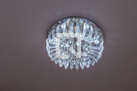 Detalhe Sala-Lustre de apartamento para alugar com 2 quartos, 65m² em Parque Gramado, Americana