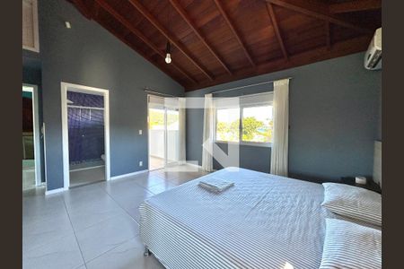 Suíte 1 de casa para alugar com 5 quartos, 330m² em Barra da Lagoa, Florianópolis