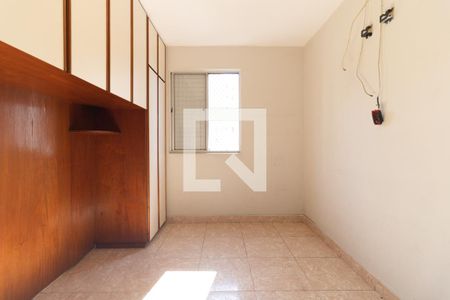 Quarto 1 de apartamento à venda com 2 quartos, 55m² em Parque Bristol, São Paulo