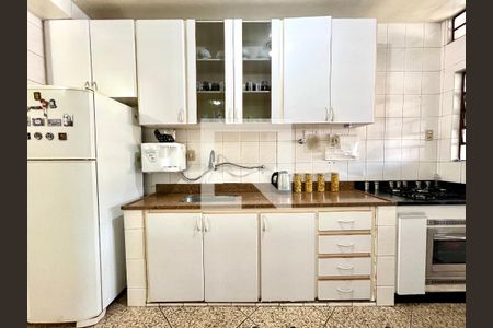 Cozinha de casa à venda com 4 quartos, 194m² em Alípio de Melo, Belo Horizonte