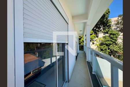 Varanda da Sala e Suíte 1 de casa para alugar com 2 quartos, 220m² em Vila Guedes, São Paulo