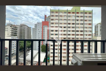 Varanda de kitnet/studio para alugar com 1 quarto, 27m² em Pinheiros, São Paulo