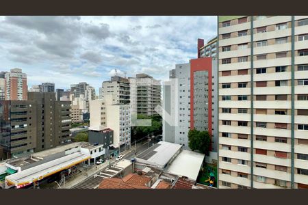 Varanda de kitnet/studio para alugar com 1 quarto, 27m² em Pinheiros, São Paulo
