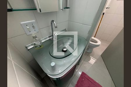 Banheiro de apartamento para alugar com 2 quartos, 62m² em Jardim Fanganiello, Ferraz de Vasconcelos