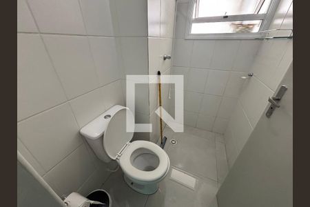 Banheiro de apartamento para alugar com 2 quartos, 62m² em Jardim Fanganiello, Ferraz de Vasconcelos