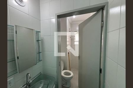 Banheiro de apartamento para alugar com 2 quartos, 62m² em Jardim Fanganiello, Ferraz de Vasconcelos