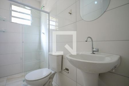 Banheiro de casa para alugar com 1 quarto, 32m² em Vila Pirajussara, São Paulo