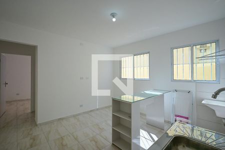Sala de casa para alugar com 1 quarto, 32m² em Vila Pirajussara, São Paulo