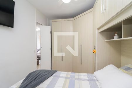 Quarto 1 de apartamento para alugar com 2 quartos, 58m² em Vila Carmosina, São Paulo