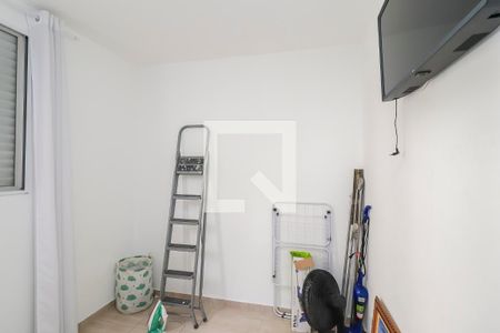 Quarto 2 de apartamento para alugar com 2 quartos, 58m² em Vila Carmosina, São Paulo