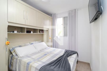 Quarto 1 de apartamento para alugar com 2 quartos, 58m² em Vila Carmosina, São Paulo