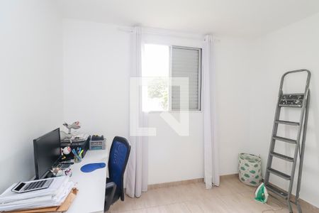 Quarto 2 de apartamento para alugar com 2 quartos, 58m² em Vila Carmosina, São Paulo