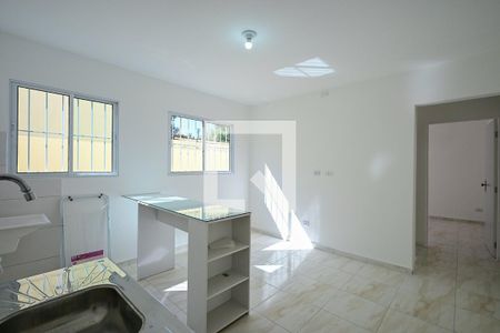 Sala de casa para alugar com 1 quarto, 32m² em Vila Pirajussara, São Paulo
