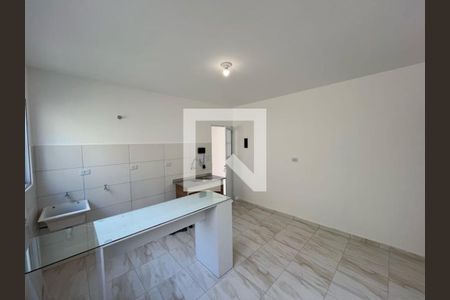 Cozinha e Área de Serviço de casa para alugar com 1 quarto, 32m² em Vila Pirajussara, São Paulo