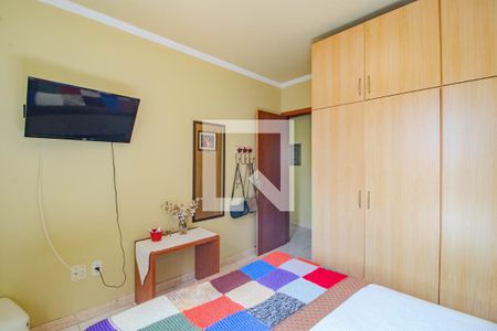 Quarto 2 de casa à venda com 3 quartos, 192m² em Morro Santana, Porto Alegre