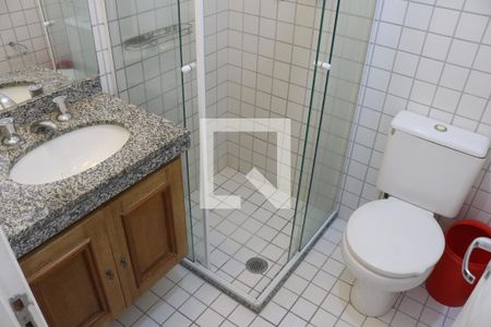 Banheiro de kitnet/studio à venda com 1 quarto, 28m² em Perdizes, São Paulo