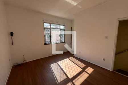 Sala de casa à venda com 2 quartos, 100m² em Olaria, Rio de Janeiro