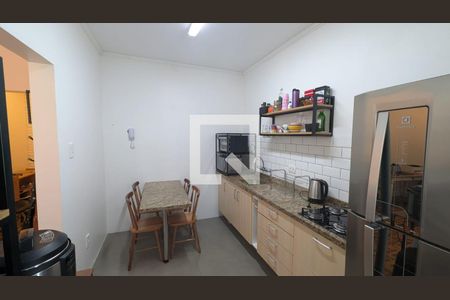 Cozinha de apartamento para alugar com 2 quartos, 75m² em Santa Cecília, Porto Alegre