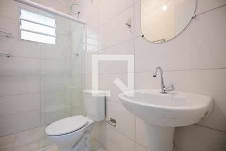 Banheiro de casa para alugar com 1 quarto, 32m² em Vila Pirajussara, São Paulo