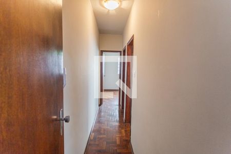 Corredor de apartamento para alugar com 2 quartos, 75m² em Sagrada Família, Belo Horizonte