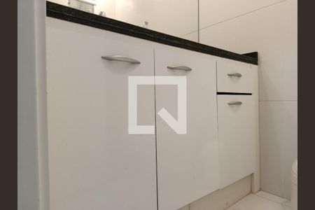 Banheiro de kitnet/studio para alugar com 1 quarto, 30m² em Pinheiros, São Paulo
