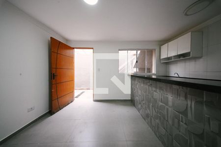 Sala/Cozinha de casa para alugar com 1 quarto, 38m² em Vila Pierina, São Paulo