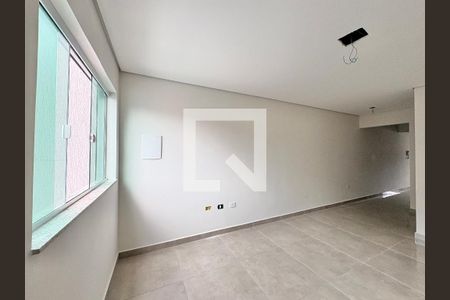 Sala de casa à venda com 2 quartos, 135m² em Vila Palmeiras, São Paulo