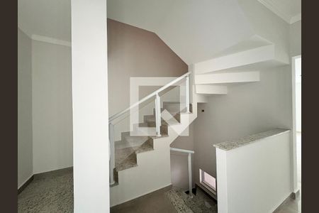 Escada de casa à venda com 2 quartos, 135m² em Vila Palmeiras, São Paulo