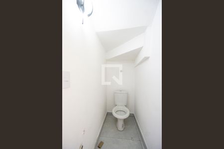 Lavabo de casa de condomínio para alugar com 2 quartos, 79m² em Guaiauna, São Paulo