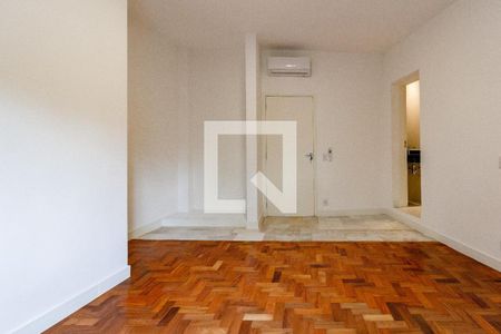 Casa à venda com 4 quartos, 270m² em Pacaembu, São Paulo