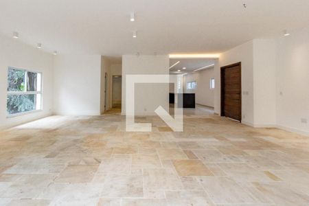 Casa à venda com 4 quartos, 270m² em Pacaembu, São Paulo