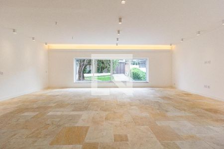 Casa à venda com 4 quartos, 270m² em Pacaembu, São Paulo