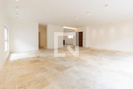 Casa à venda com 4 quartos, 270m² em Pacaembu, São Paulo