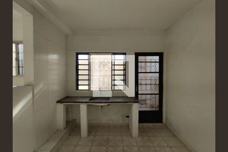 Cozinha - Torneira de casa para alugar com 3 quartos, 60m² em Vila Liviero, São Paulo