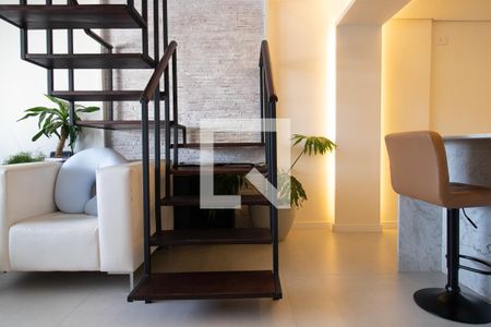 Escada de apartamento para alugar com 3 quartos, 187m² em Água Verde, Curitiba