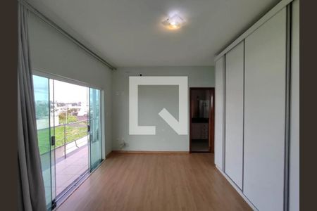 Casa para alugar com 5 quartos, 500m² em Jardim Karaíba, Uberlândia