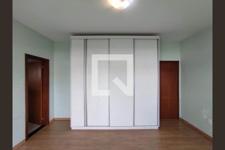 Casa para alugar com 5 quartos, 500m² em Jardim Karaíba, Uberlândia