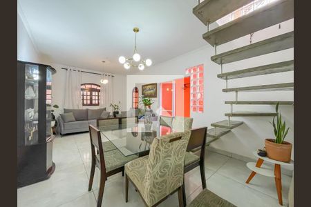 Casa à venda com 2 quartos, 225m² em Santa Maria, Osasco