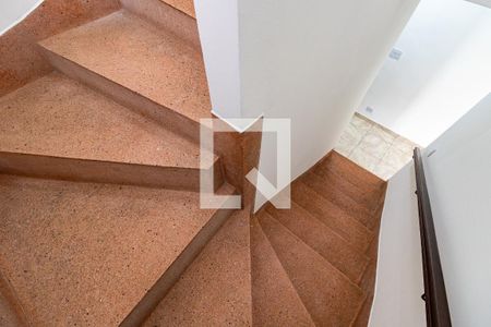 Escada de casa para alugar com 3 quartos, 120m² em Parque Esmeralda, São Paulo