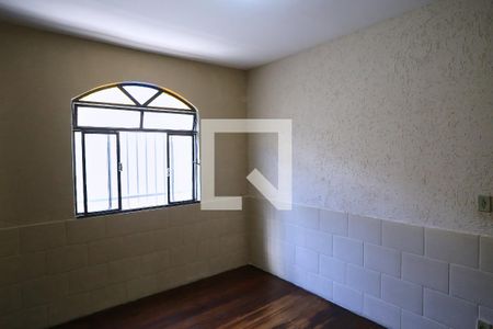 Quarto de apartamento para alugar com 2 quartos, 78m² em Sagrada Família, Belo Horizonte
