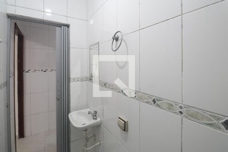 Banheiro  de apartamento para alugar com 2 quartos, 40m² em Conjunto Habitacional Jova Rural, São Paulo