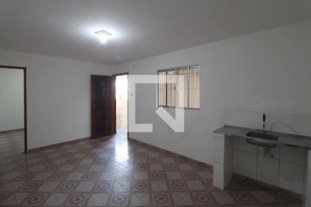 Sala / Cozinha  de casa para alugar com 1 quarto, 35m² em Conjunto Habitacional Jova Rural, São Paulo
