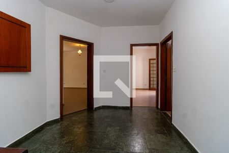 Hall - Quartos de casa à venda com 3 quartos, 300m² em Parque Palmas do Tremembe, São Paulo