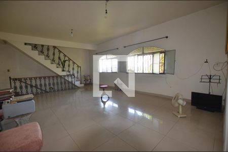 Sala de casa à venda com 5 quartos, 350m² em Jardim Sulacap, Rio de Janeiro