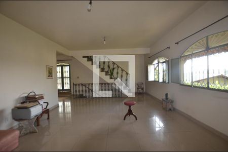 Sala de casa à venda com 5 quartos, 350m² em Jardim Sulacap, Rio de Janeiro