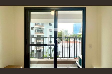 Varanda de kitnet/studio para alugar com 1 quarto, 27m² em Pinheiros, São Paulo