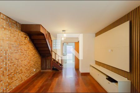 Sala de casa para alugar com 2 quartos, 86m² em Cambuci, São Paulo