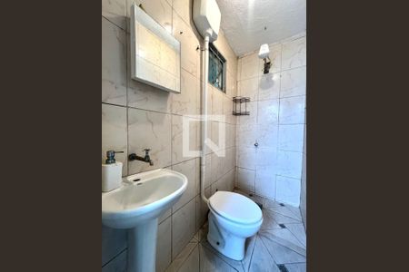 Banheiro de casa para alugar com 1 quarto, 38m² em Vila Miguel Vicente Cury, Campinas